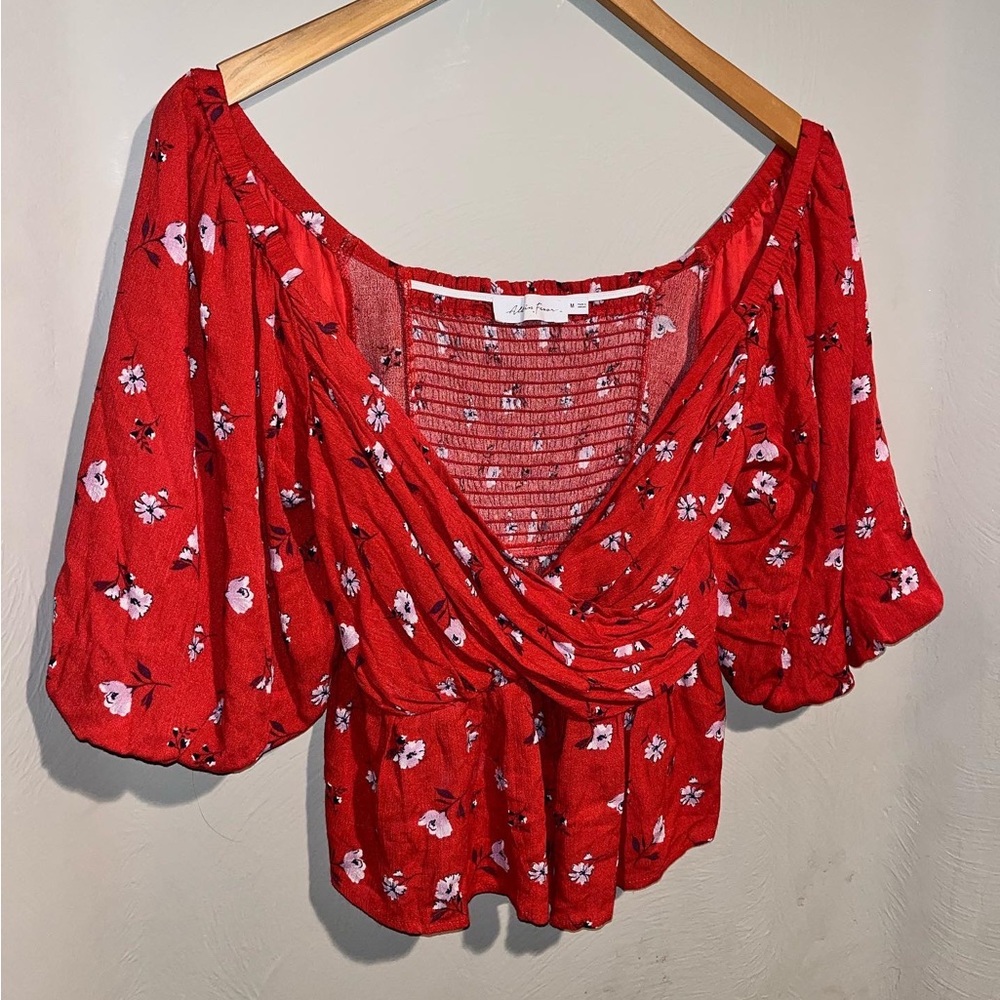 Cropped floral top